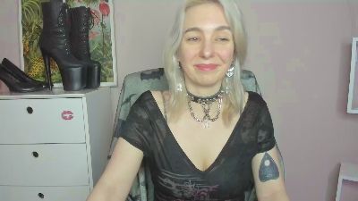 velvetanne live cam on Cam4