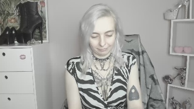 velvetanne live cam on Cam4