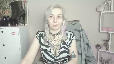velvetanne live cam on Cam4