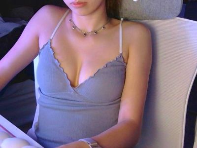 velvetfoxie live cam on Cam4