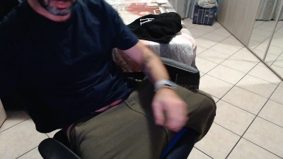 ven0ma90 live cam on Cam4