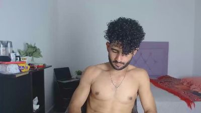 veneco_hot live cam on Cam4