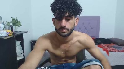 veneco_hot live cam on Cam4