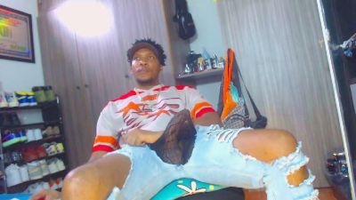vergon_cali live cam on Cam4