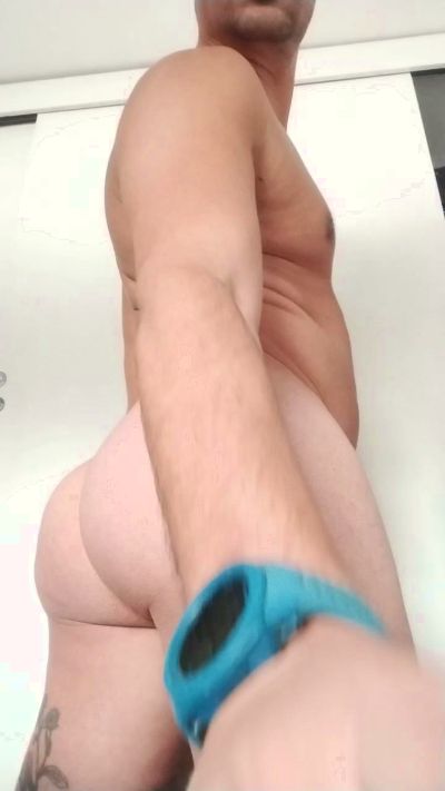 versatilarg3 live cam on Cam4