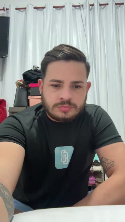 victorhneves888 live cam on Cam4