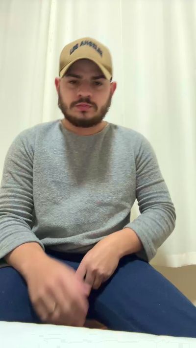 victorhneves888 live cam on Cam4
