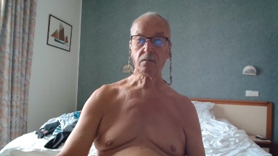 vieuxmachin live cam on Cam4