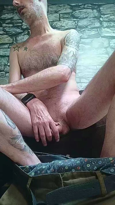 vijunior80 live cam on Cam4