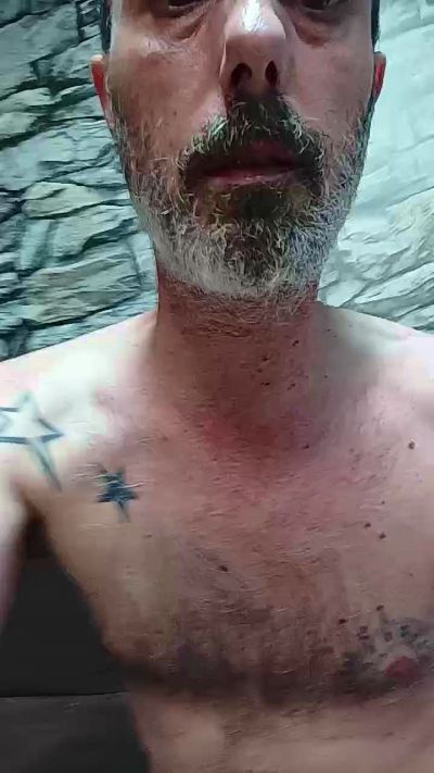 vijunior80 live cam on Cam4