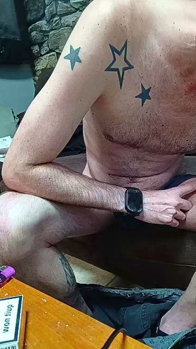 vijunior80 live cam on Cam4