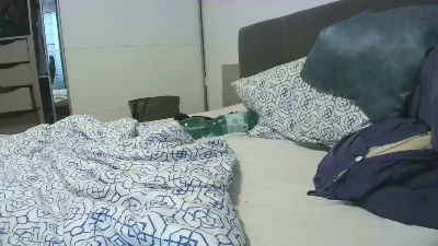 viky83_bottom live cam on Cam4
