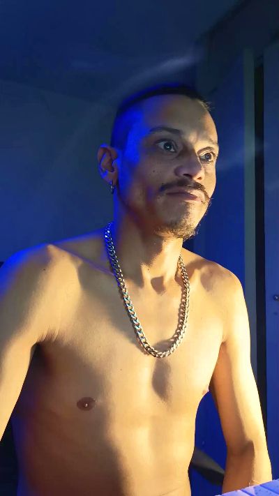 villanocat live cam on Cam4