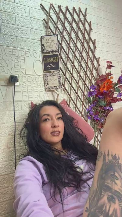 violeta_v1 live cam on Cam4