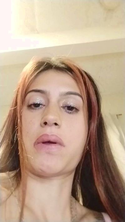 violetta_garcia live cam on Cam4