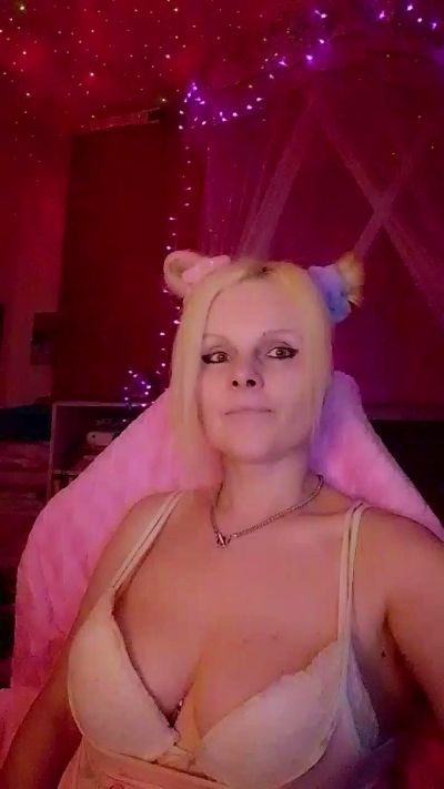 violette05 live cam on Cam4