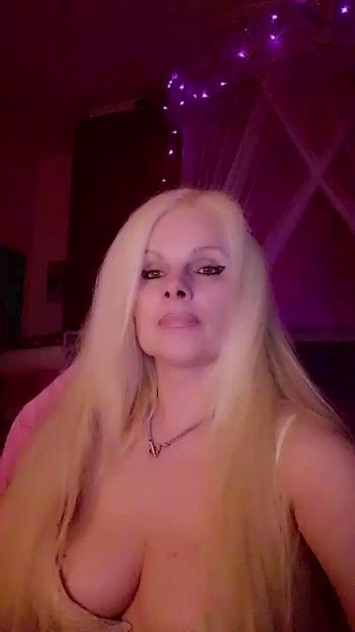 violette05 live cam on Cam4