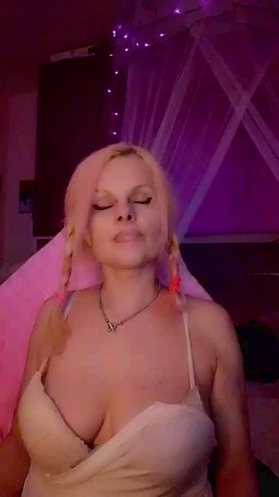 violette05 live cam on Cam4