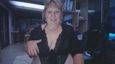 virginia62_59 live cam on Cam4
