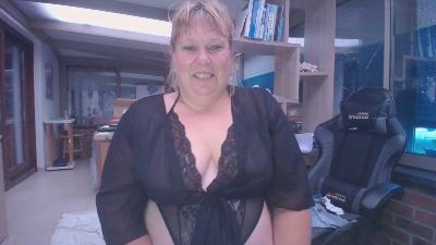 virginia62_59 live cam on Cam4