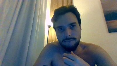 vitornali31 live cam on Cam4