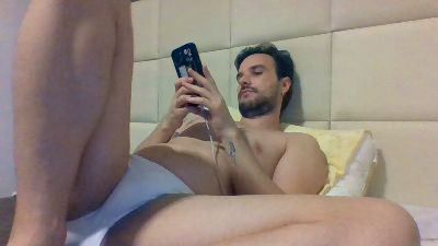 vitornali31 live cam on Cam4
