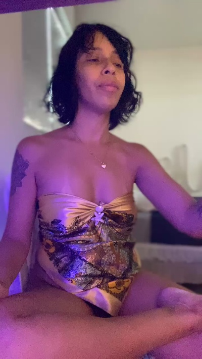 vivi180 live cam on Cam4