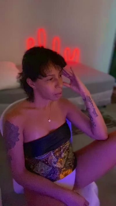 vivi180 live cam on Cam4