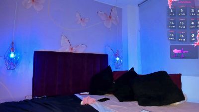 vnuss__ live cam on Cam4