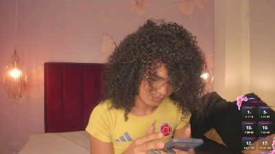 vnuss__ live cam on Cam4