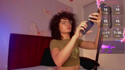 vnuss__ live cam on Cam4