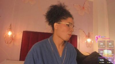 vnuss__ live cam on Cam4