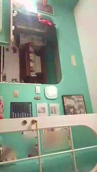 vogliaporcellin live cam on Cam4