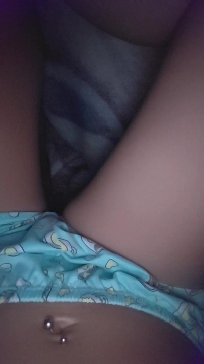 vulma4 live cam on Cam4