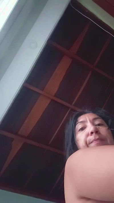 vulma4 live cam on Cam4