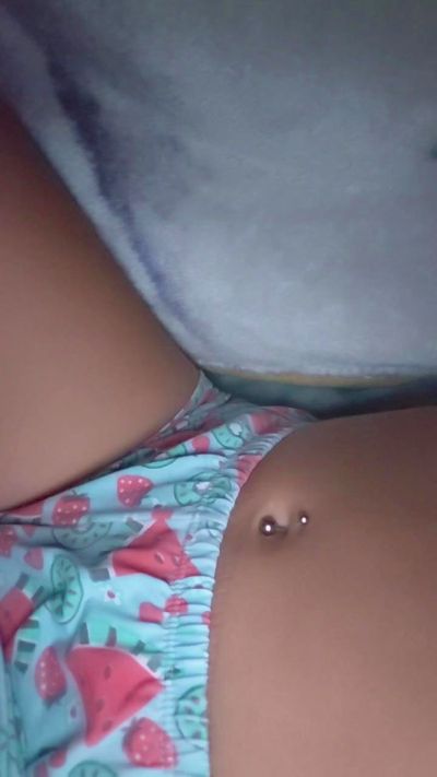 vulma4 live cam on Cam4