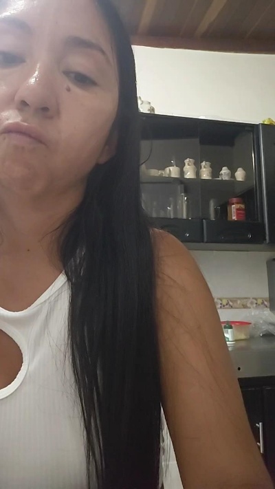 vulma4 live cam on Cam4