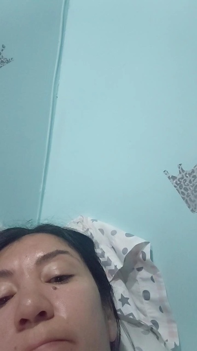 vulma4 live cam on Cam4