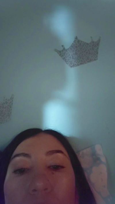 vulma4 live cam on Cam4