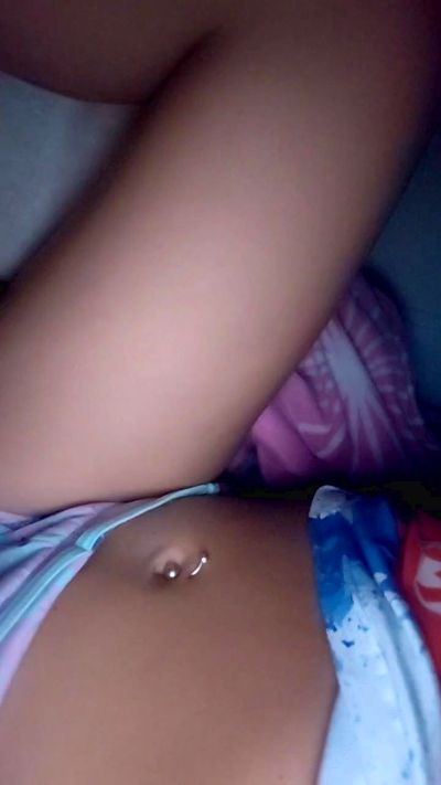 vulma4 live cam on Cam4
