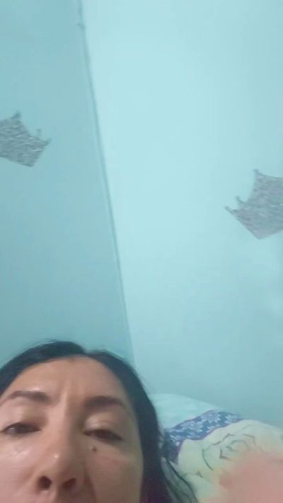 vulma4 live cam on Cam4
