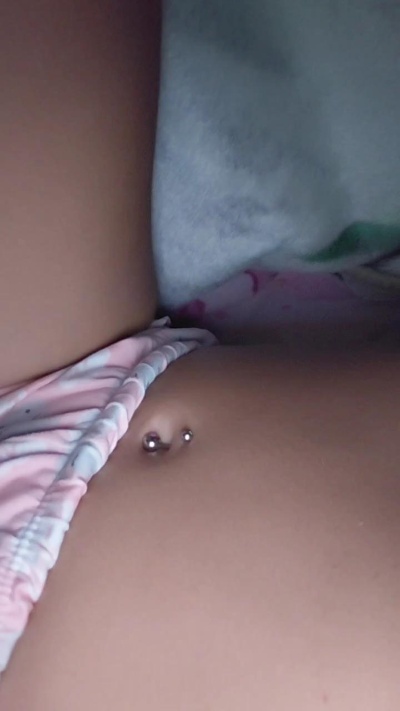 vulma4 live cam on Cam4