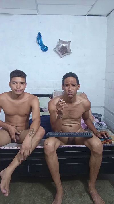 vzlaman_24cm live cam on Cam4