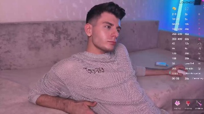 walt_enjoy live cam on Cam4