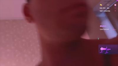 walt_enjoy live cam on Cam4