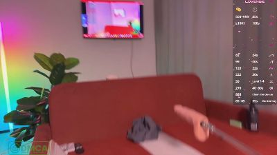 walt_enjoy live cam on Cam4