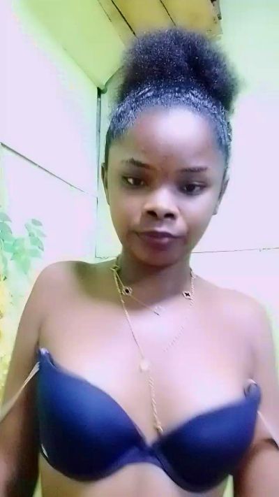 waren22 live cam on Cam4