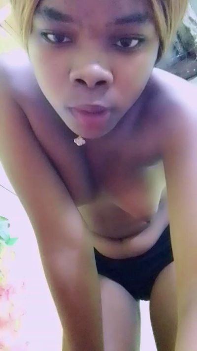 waren22 live cam on Cam4