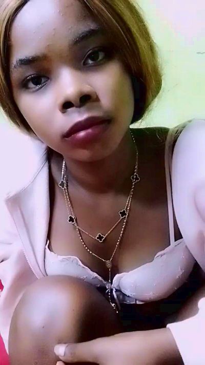 waren22 live cam on Cam4