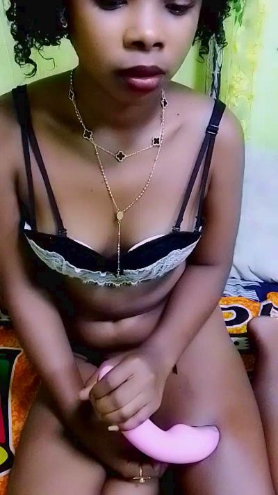 waren22 live cam on Cam4